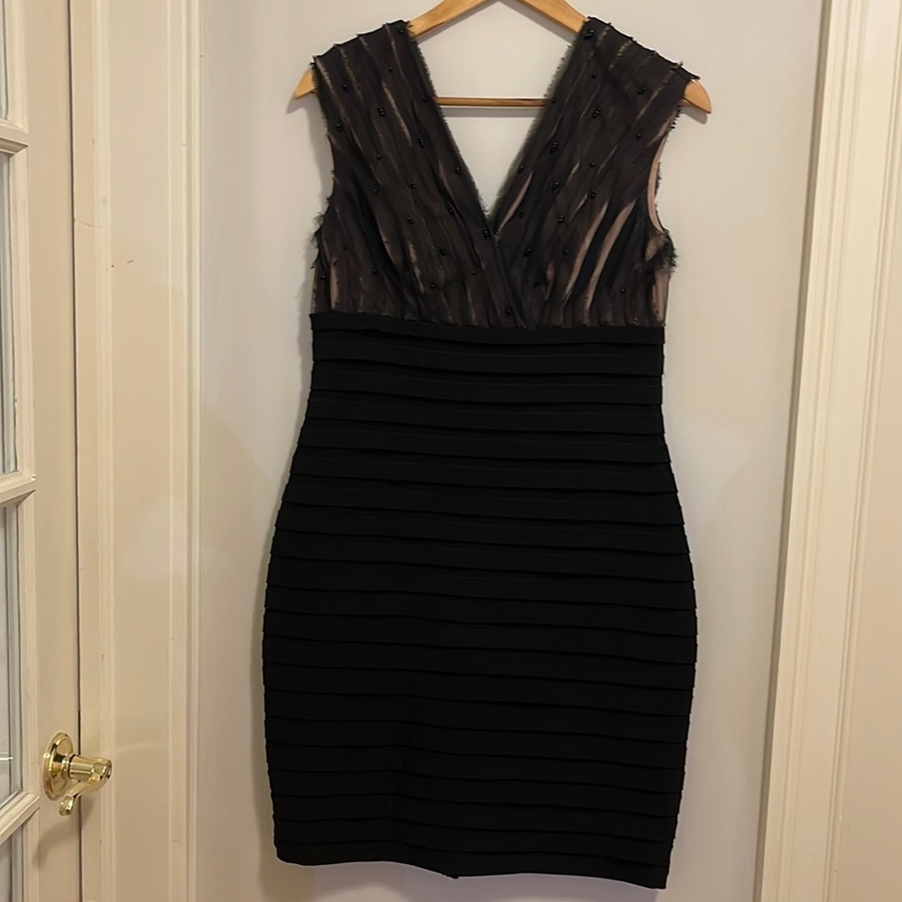 Adrianna Papell Petite size 12. Cocktail dress. Sleeveless
